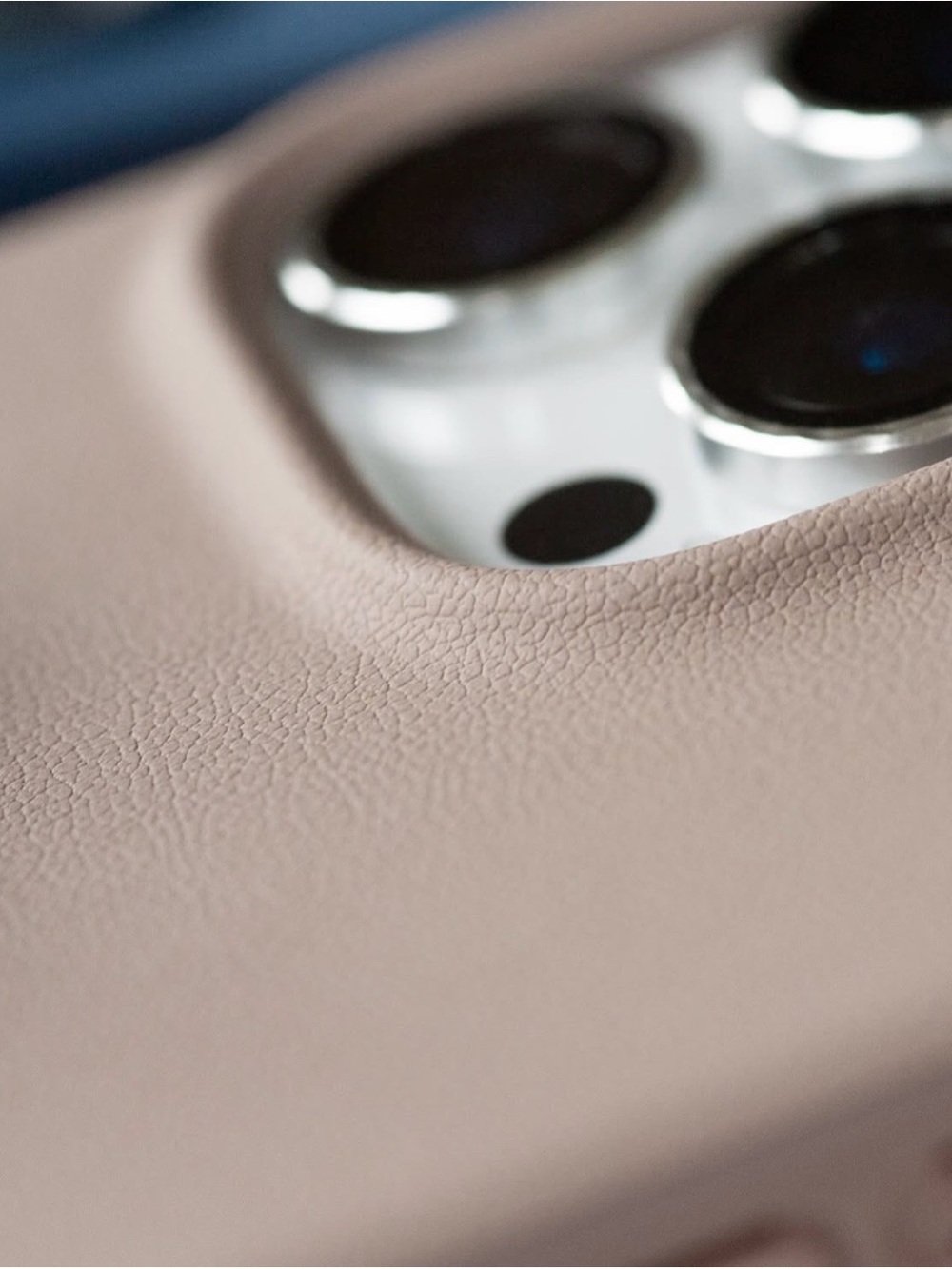 Loopy Case Taupe Leather 17 Pro Max Case - Righty - Picture 2 of 2